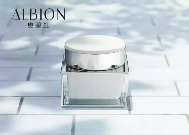 一瓶面霜一万多,一瓶面霜九百多