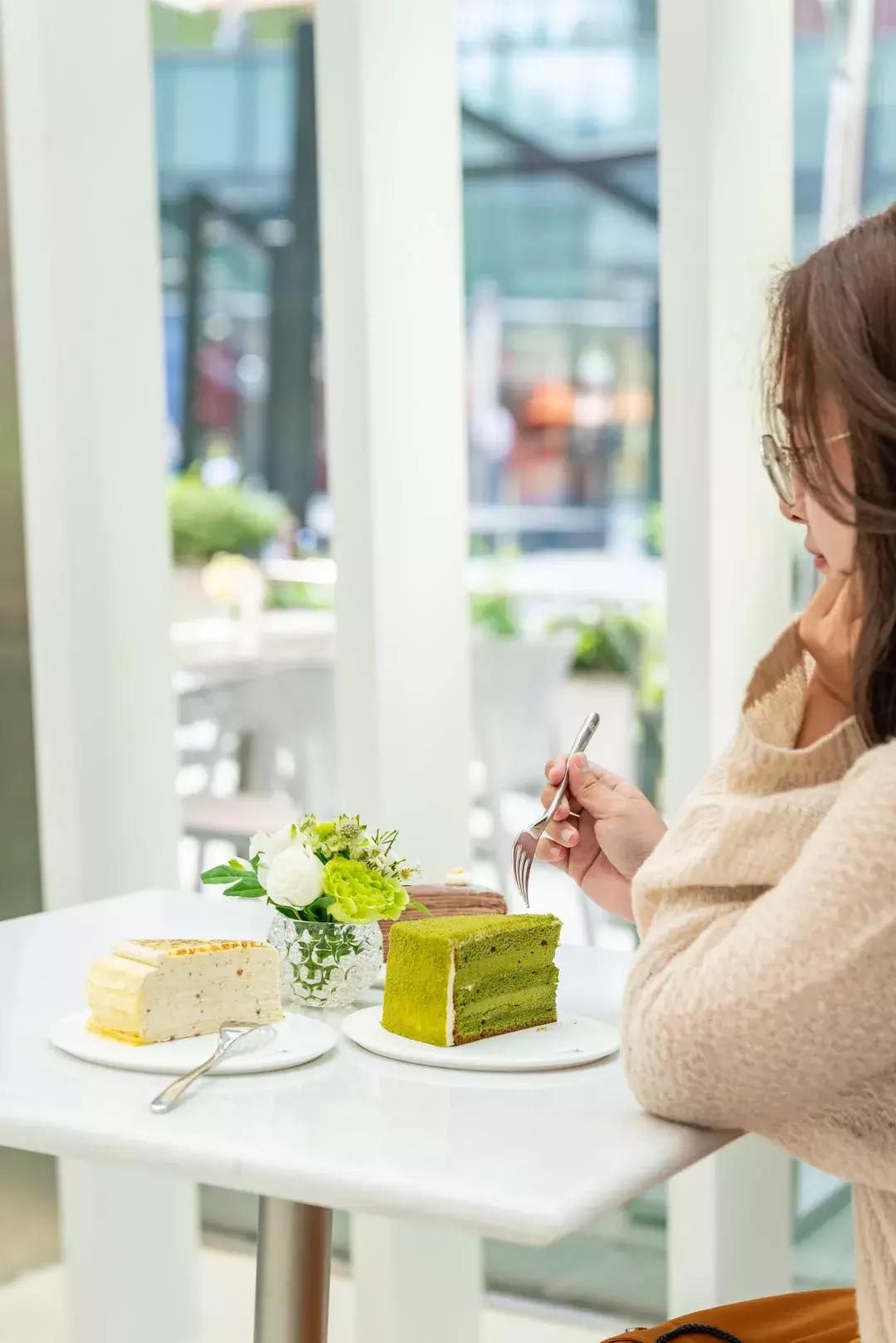 想试试在玻璃“千层”里吃蛋糕的感觉吗？