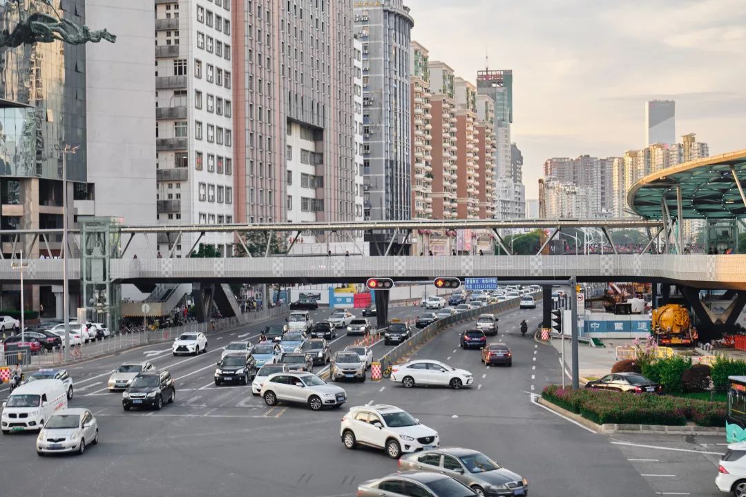 哪里叫南油,南油地铁站