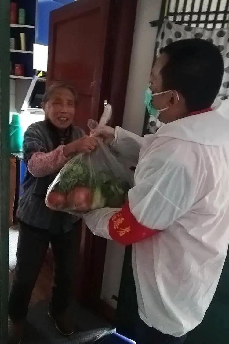 携手同行抗疫情守望相助暖人心,驻村工作队奋战抗疫一线