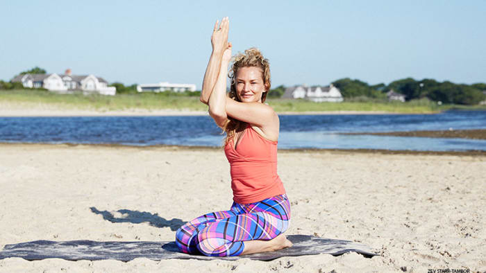 硬把自己贴上“压力好大”的标签，崩溃大哭？练练“调心瑜伽”吧