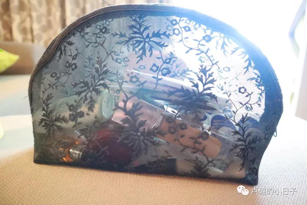 没这10样产品,我根本不敢出门!外出旅行化妆包大公开
