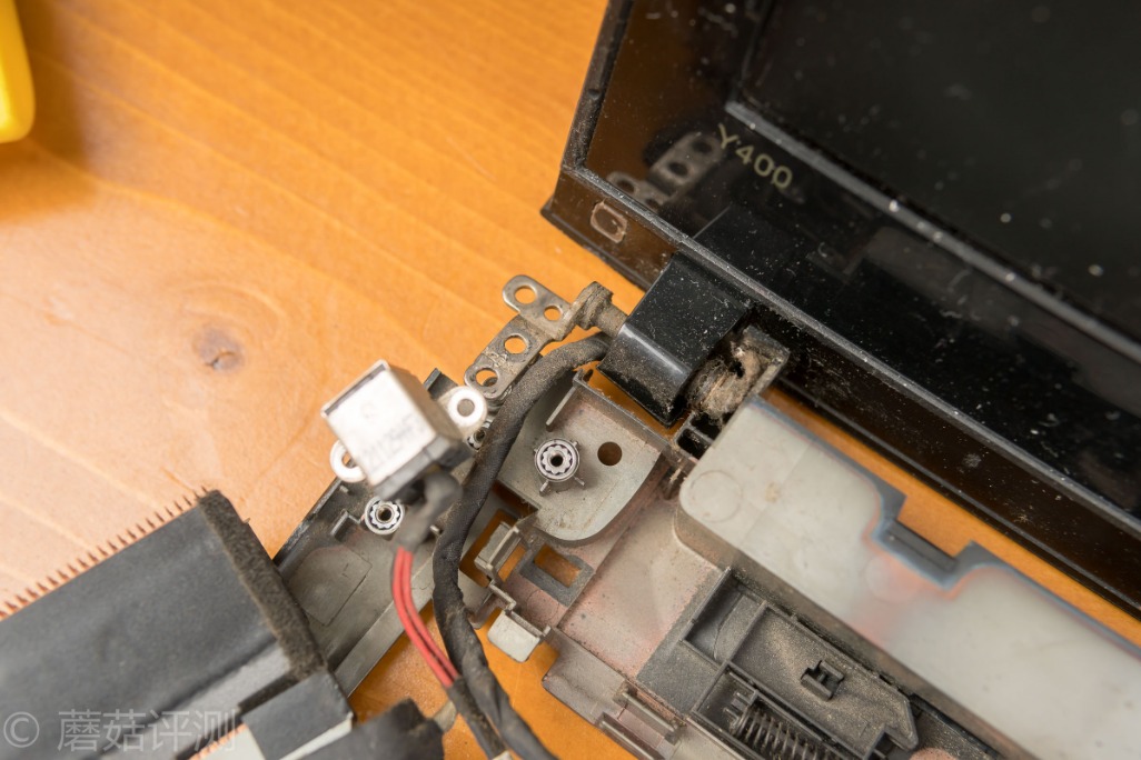 转轴断了维修多少钱,联想y400拆散热铜导管