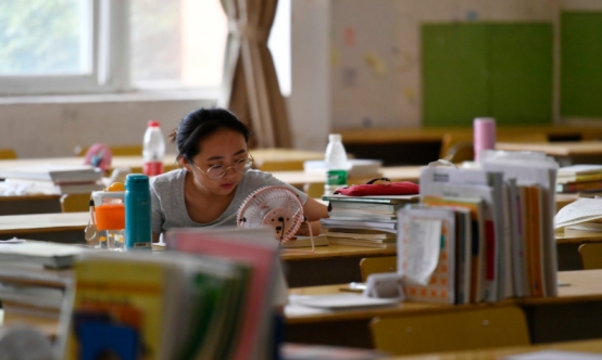 考研复试给导师送礼多少比较好,考研复试到底要不要给导师发邮件