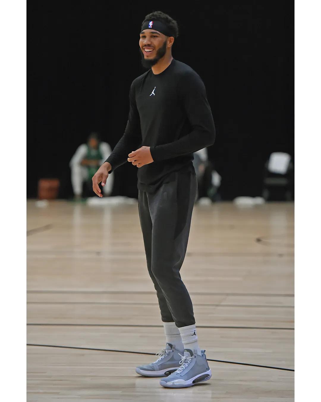 nba球员上脚aj36塔图姆,海沃德16-17赛季上脚战靴