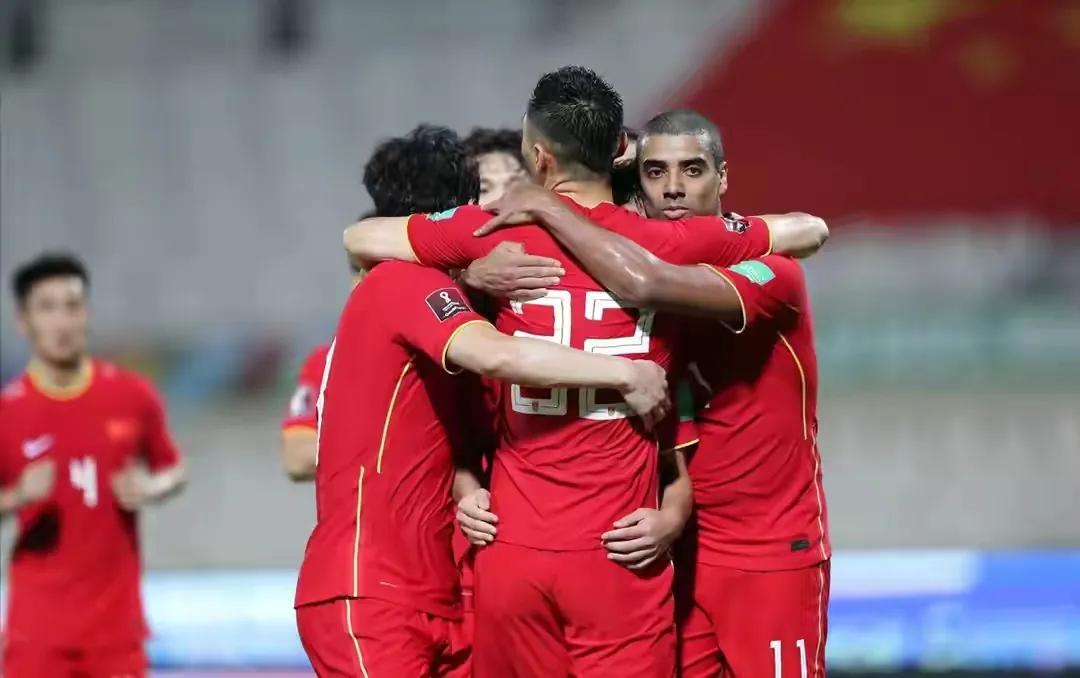 无知胆怯盲目固执！四场球四宗罪表现不及格！后面只能赢平就回家