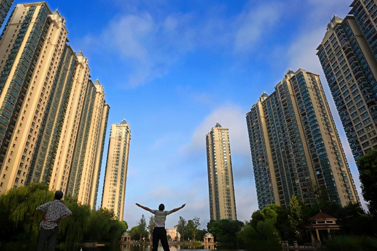 房地产泡沫那么大是谁造成的,房地产泡沫爆发在哪一年