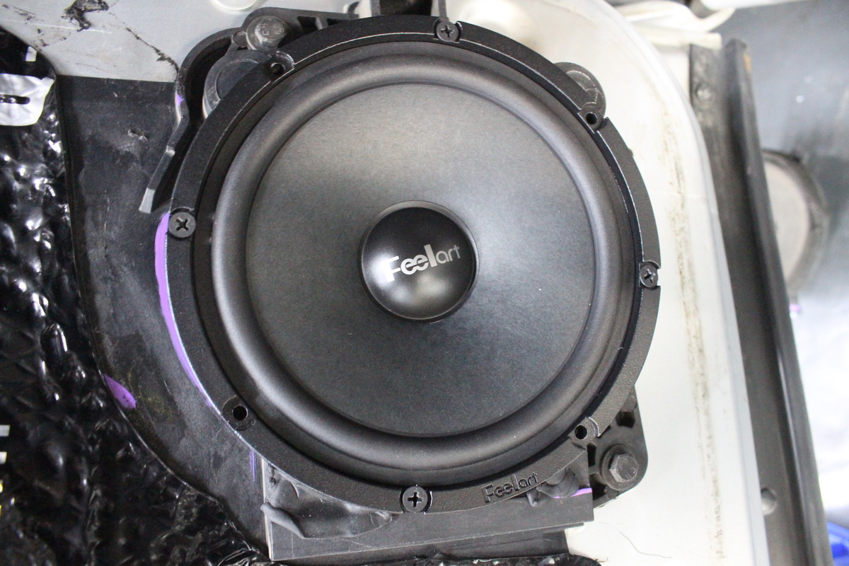 改一改别克GL8汽车音响的一些毛病：大屏小，音质差，噪音大