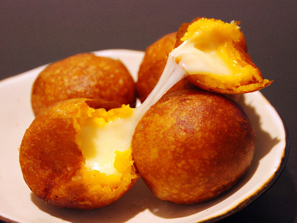 为啥我炸的丸子发黑,用面炸的丸子怎么不酥脆呢