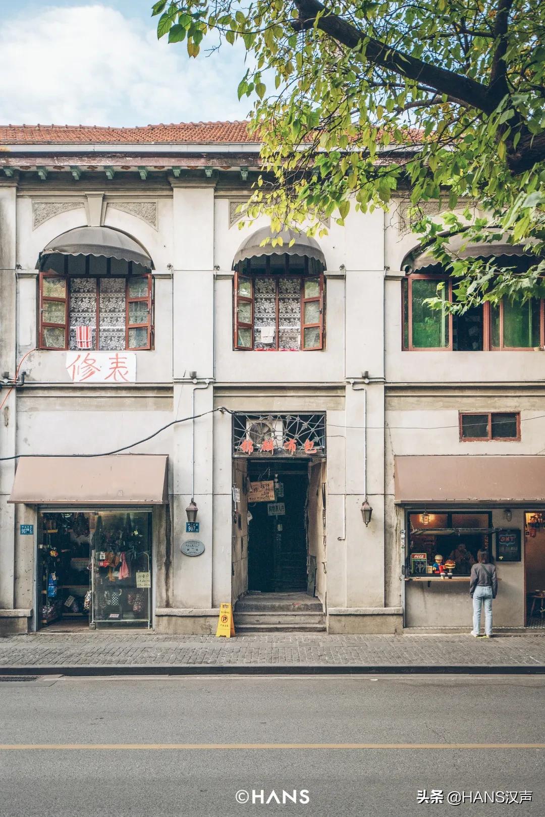 武汉神秘三角地，马路牙子上的通宵派对