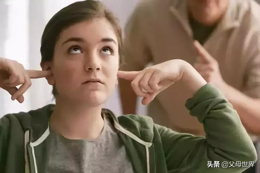 家长必读孩子18岁前的3个叛逆期,13-18岁孩子叛逆期怎么管教最合适