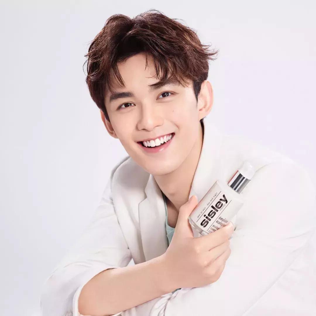 假如化妆品也有朋友圈，如何在双十一“点燃”