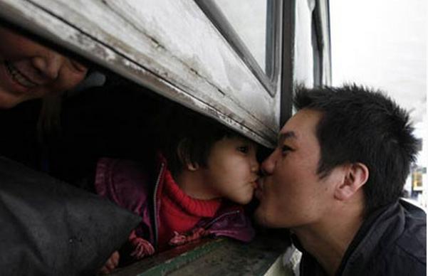 春运将至，“黄牛”黄了？看春运购置火车票背后的博弈