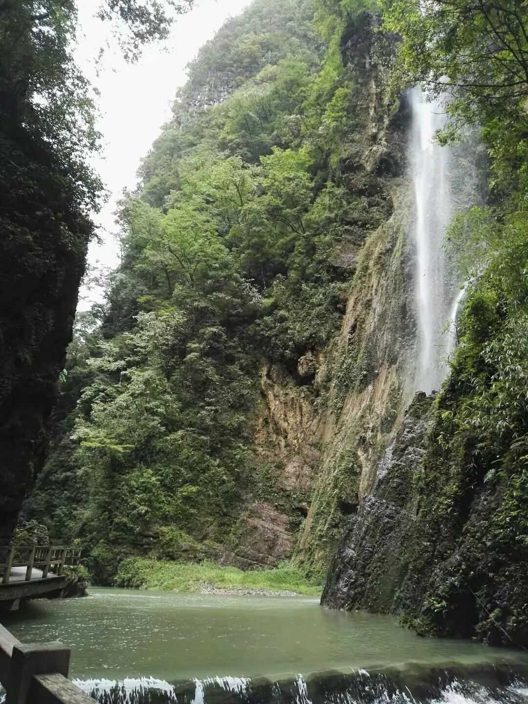 万盛黑山谷景区外地客人多吗,万盛黑山谷景区门票价格