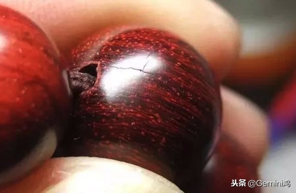 小叶紫檀手串为什么会裂,文玩小叶紫檀真的假的