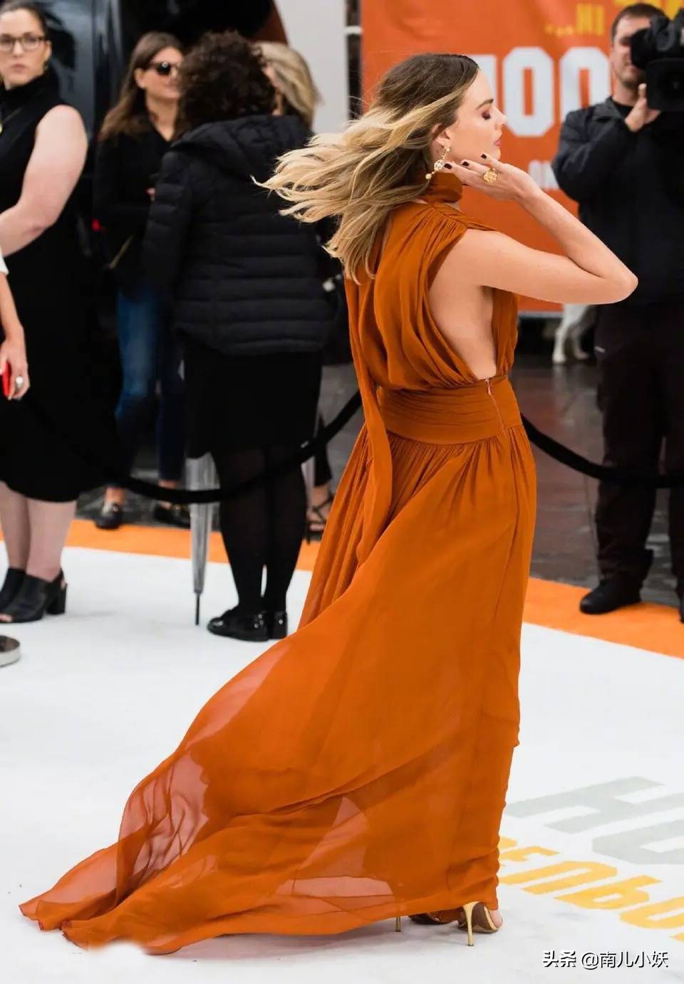 好莱坞往事小李子皮特对话,皮特小李子好莱坞往事颁奖