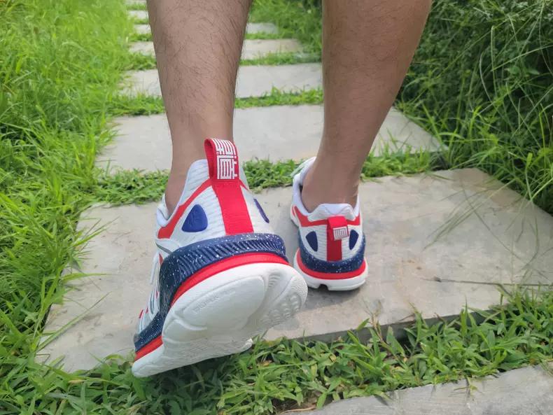 国潮摔跟头?别再崇洋媚外,试试这双真正适合中国人的跑鞋