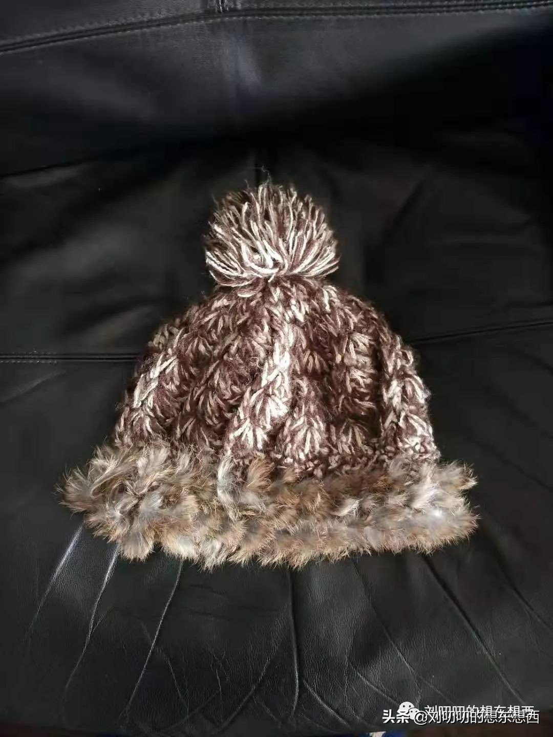 带帽子绿羊绒衫搭配什么外套,休闲装搭配冬款