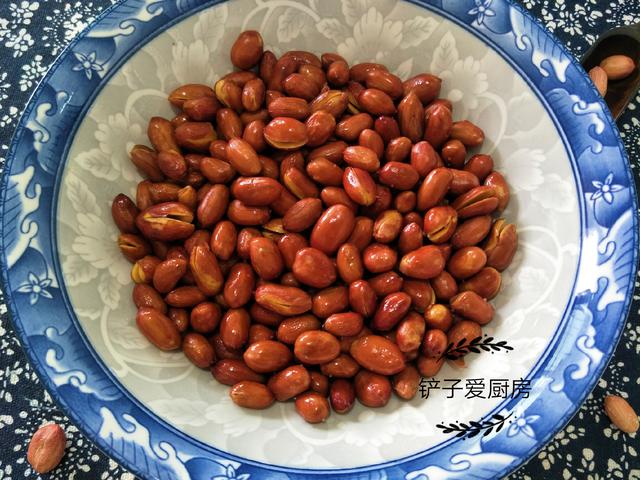 掌握这几步油炸花生米酥脆不回潮,油炸花生米有点潮不脆了如何补救