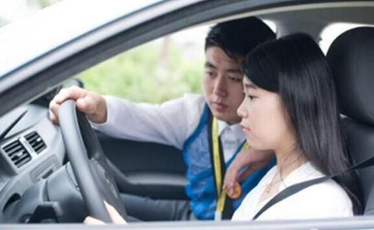 考驾照你想多久能拿证,考驾照一次性通过的都有哪些人