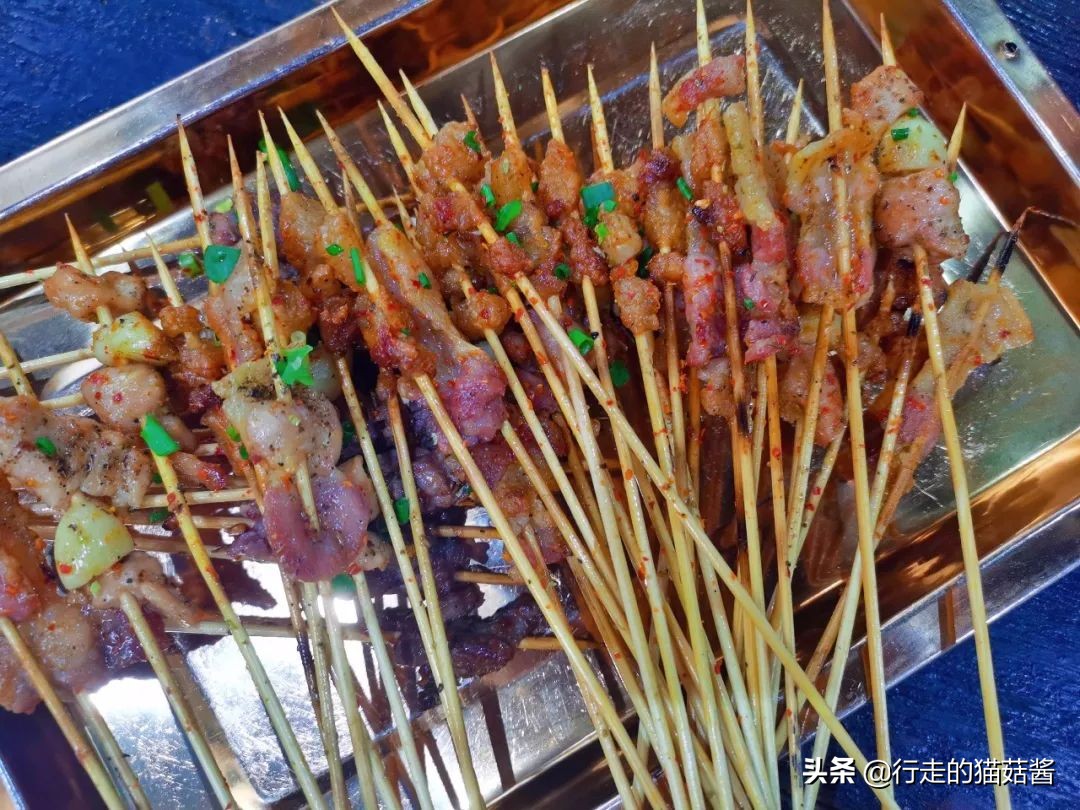 长沙一整栋楼的美食,长沙美食一条街的真实感受