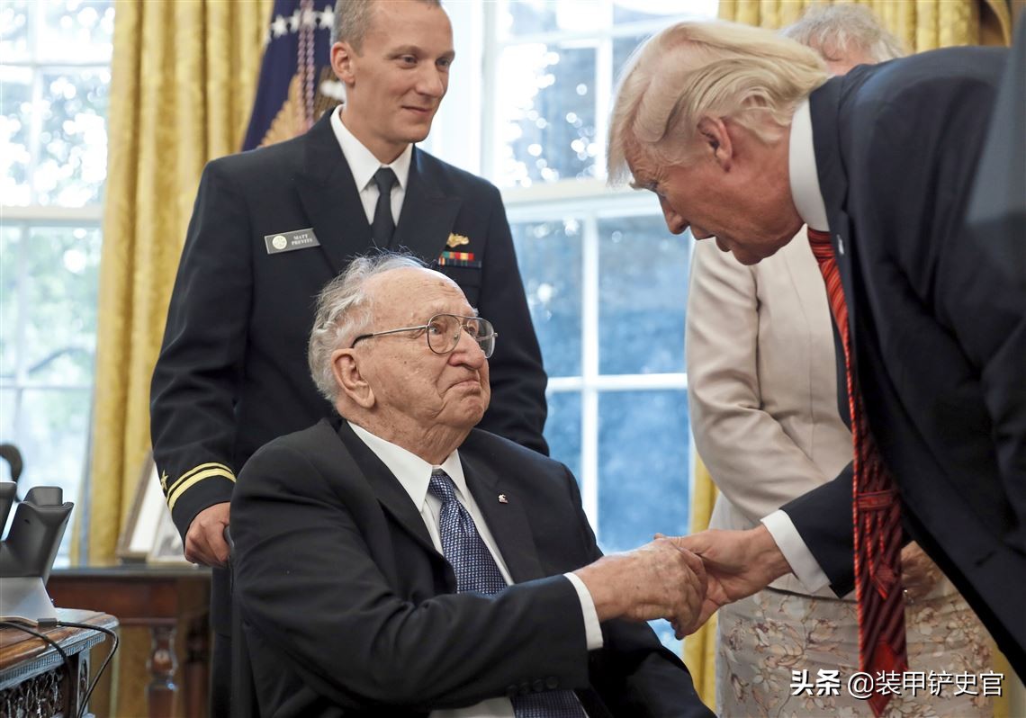 老兵去世遗体告别,亚利桑那号残骸碎片