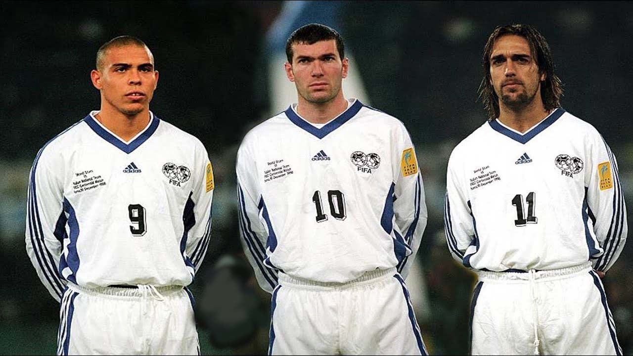 各足球明星认为梅西c罗谁更强,12-13梅西与c罗巅峰对决