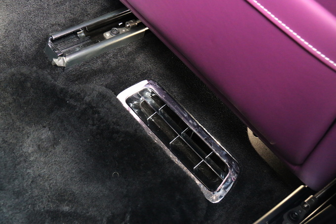 全新一代劳斯莱斯古思特,豪华180评测