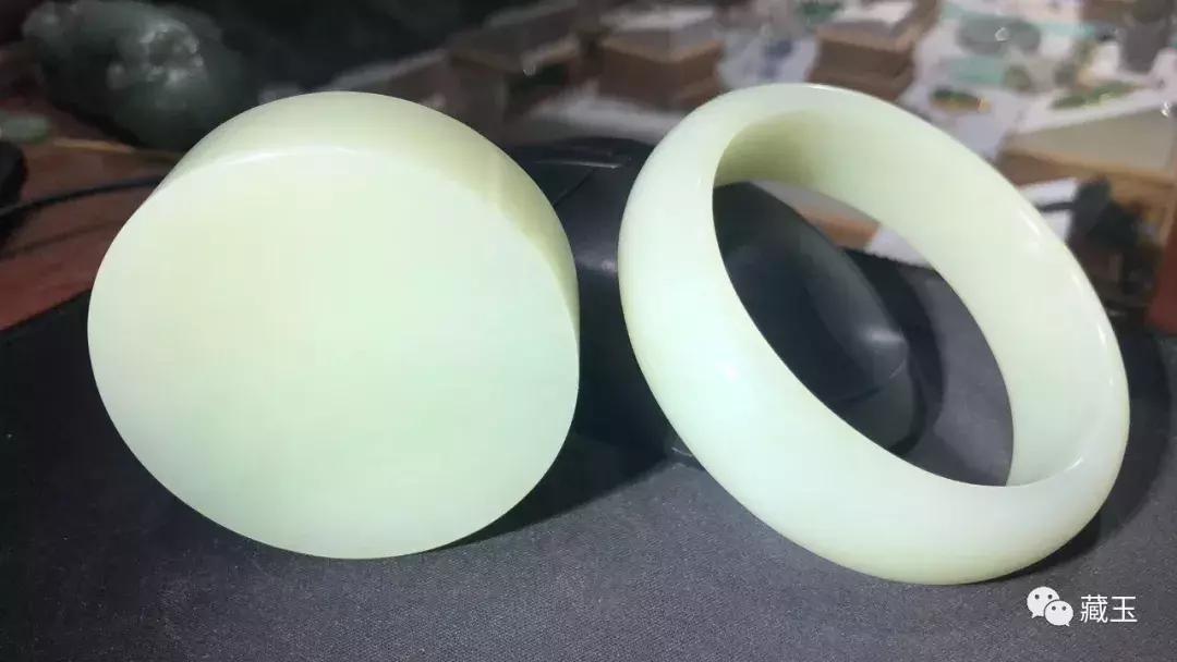 俄料和田玉为什么比较便宜 (俄料和田玉真的盘不出来吗)