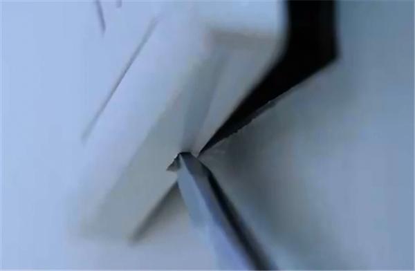 墙上插座太松插头老是掉怎么修,墙壁插座松动解决办法