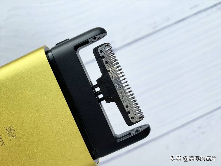 大黄蜂定制版须眉剃须刀,上谷剃须刀和须眉剃须刀