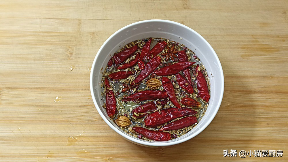 百吃不腻的周黑鸭口味藕片,周黑鸭不辣的教程