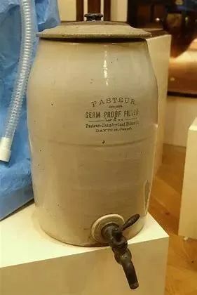 北大院长讲史：第一株病毒是如何被人类发现的？|赛先生