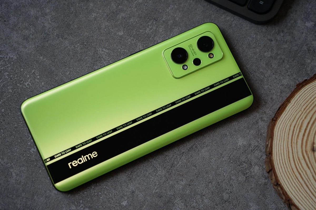 oppo跟vivo哪款手机性价比更高,oppo和vivo手机哪个手机性价比高