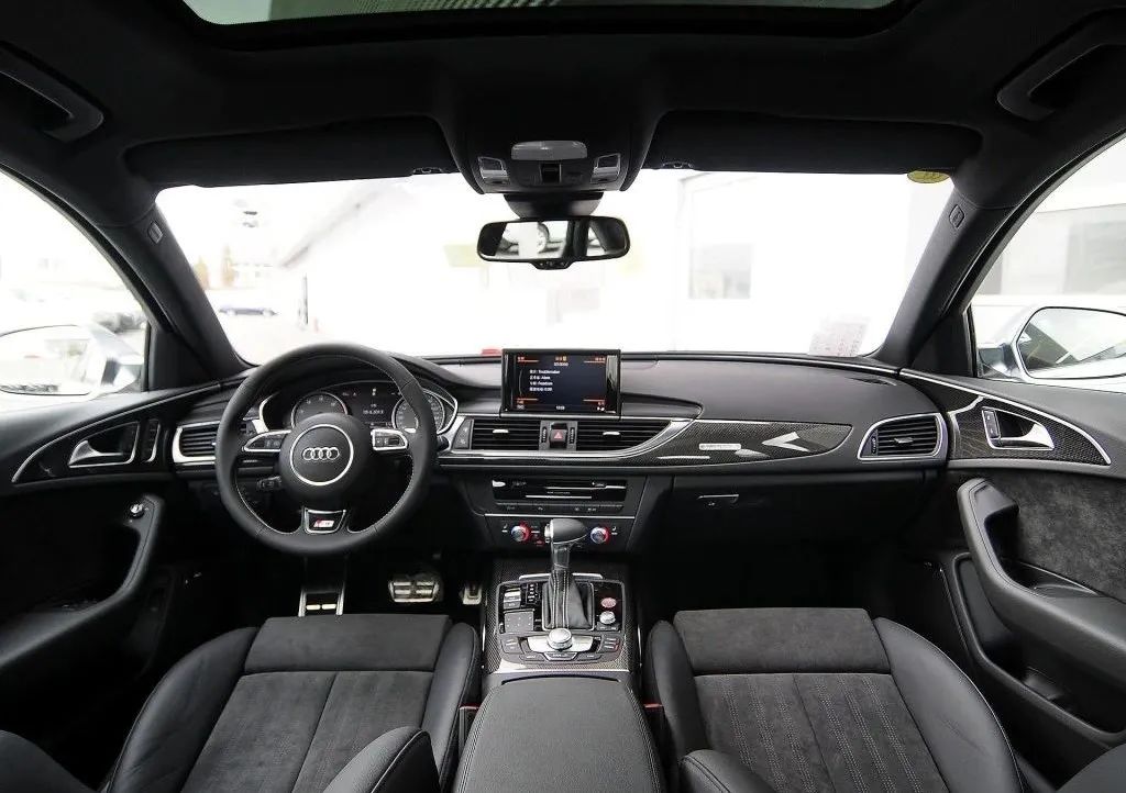 不到10万就能开一台掀背轿跑回家,不到10万就能买到很好的车