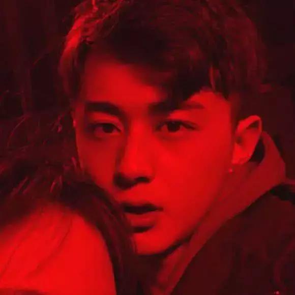 画地为牢我在牢里慢慢变老独白,情侣头像我想要和你一起慢慢变老