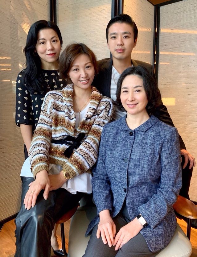 何超琼的传奇人生,何超琼的智慧与超凡的能力