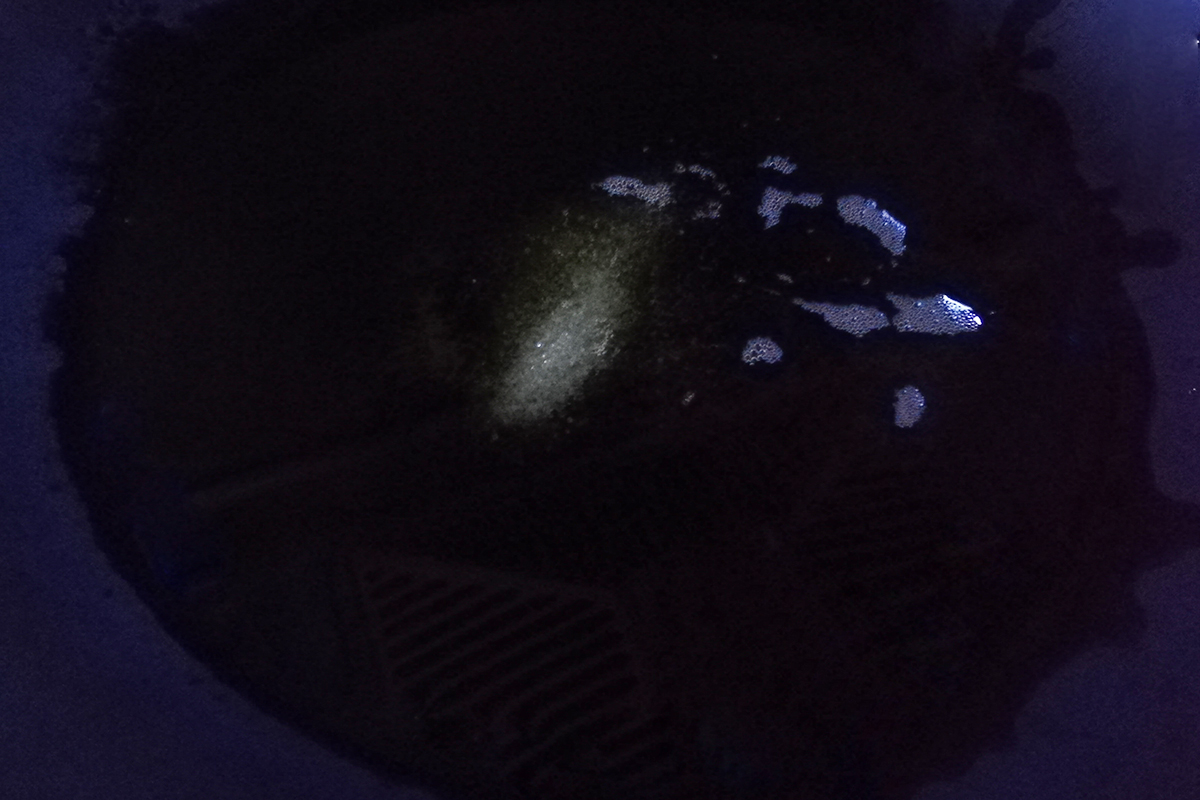 红亮润泽油焖大虾怎么样,油焖大虾这样做色泽红亮太好吃了