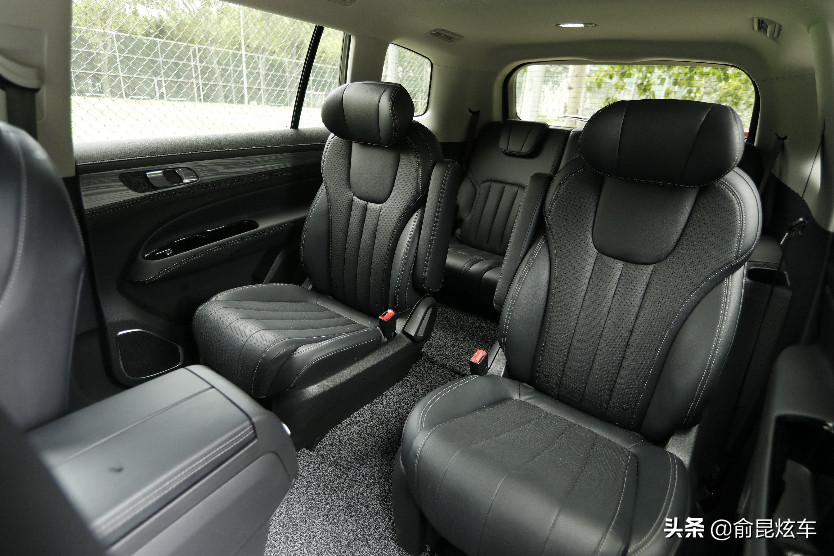 福特领裕6座尊领型评测,江铃福特领裕五座空间实测