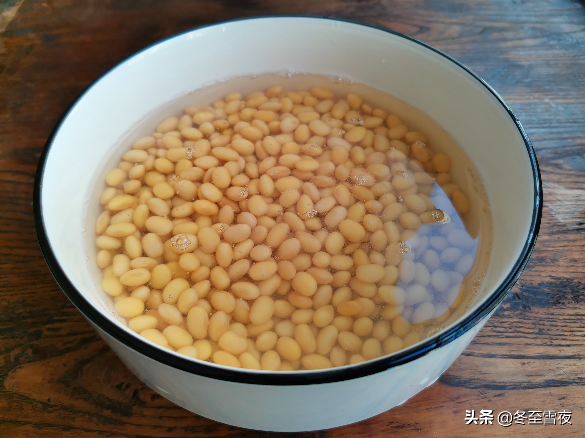 油酥黄豆的正宗做法,油酥黄豆要苏打浸泡才脆