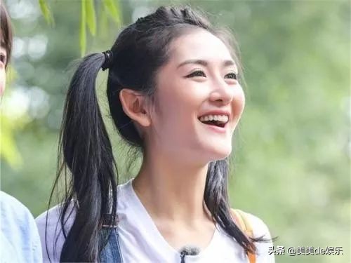 被一姐*压打**，她竟不是傻白甜！恋情、新剧、综艺全面开花？