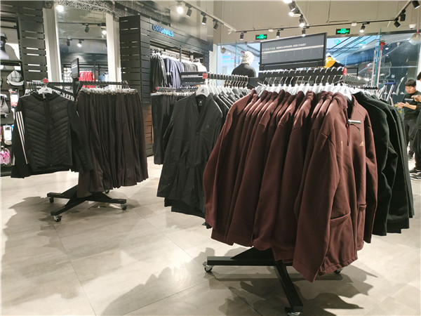 耐克阿迪折扣店的鞋怎么样,阿迪耐克折扣鞋专卖店