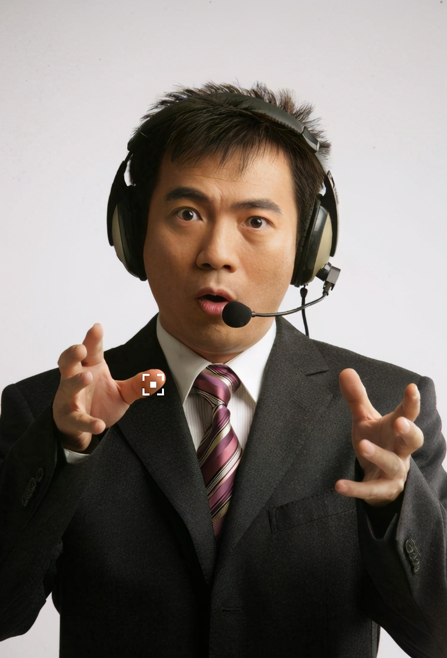 黄健翔辟谣一针见血吐槽本土球员,黄健翔不会踢足球为啥口若悬河