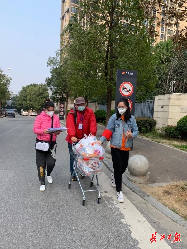 心甘情愿的来到一线加入志愿者,欢迎大家一起加入志愿者服务