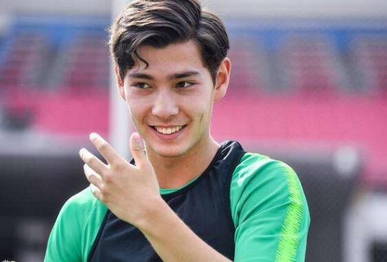 足坛十大年轻现役帅哥,现役足球十大帅哥排行