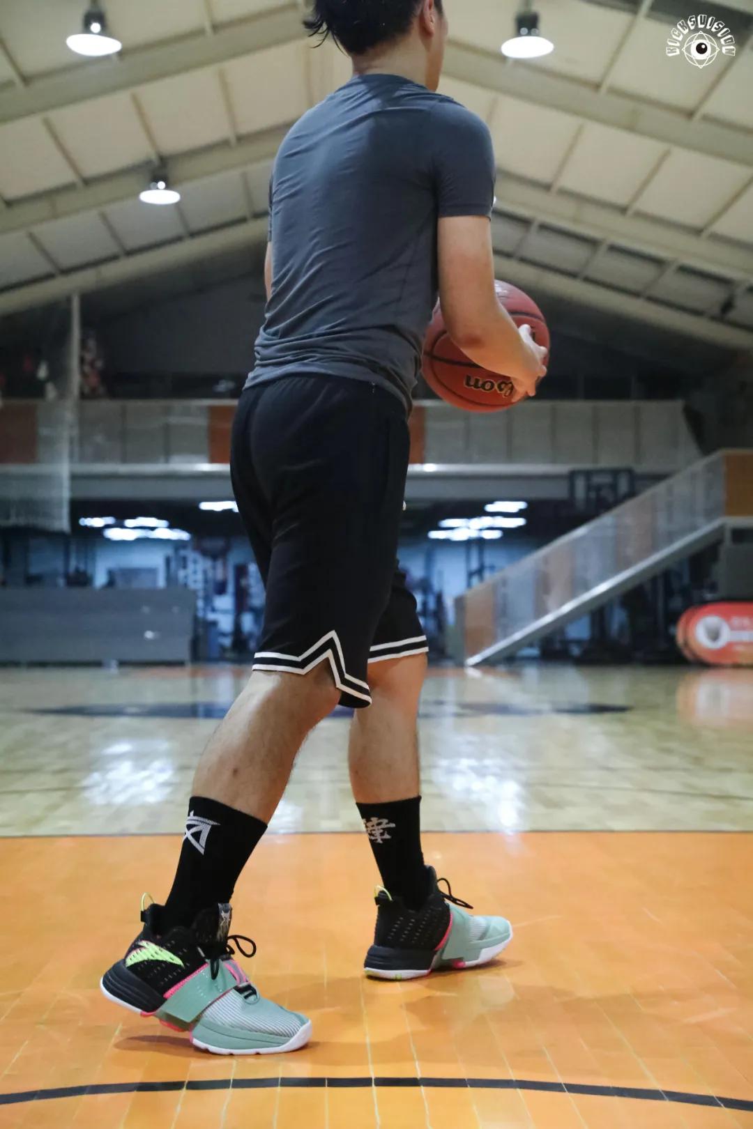 无论是打球还是穿鞋,你都「要疯」一点|KVSN众测