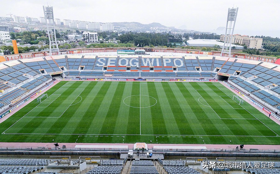 兴建专业足球场——恒大与中国足球走向真正职业化的关键一步