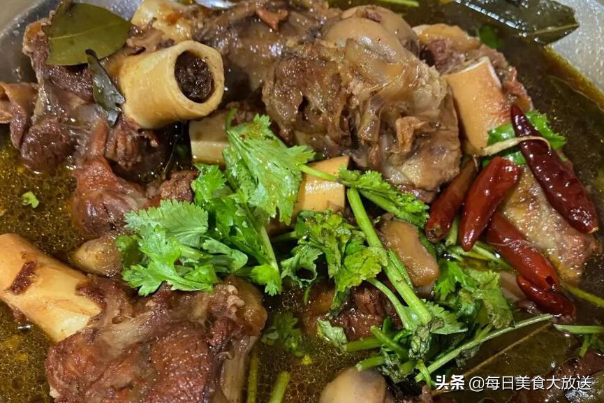 济南串门烧烤羊棒骨,济南胖子烧烤羊棒骨