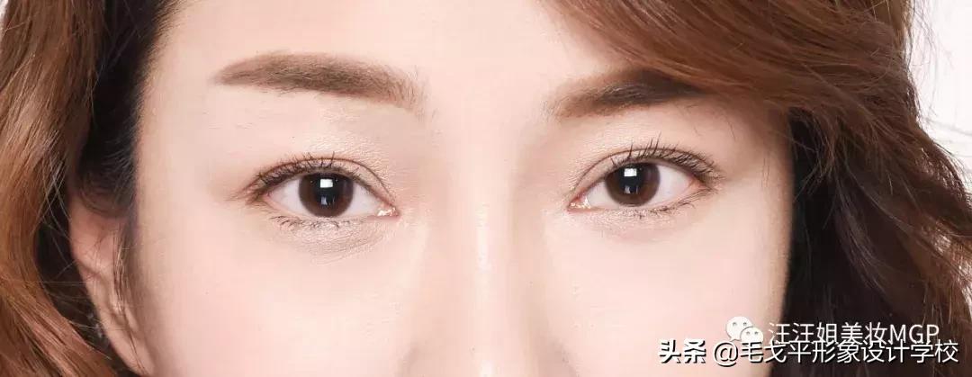你也在被“高低眉”困扰吗？为什么你的眉毛总也画不对称？