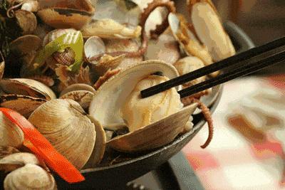 这个最适合冬天来的北方小城，光是海鲜就能让你吃回票价